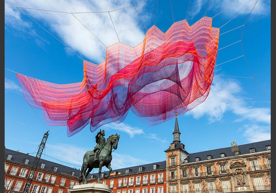 Escultura flotante de Janet Echelman