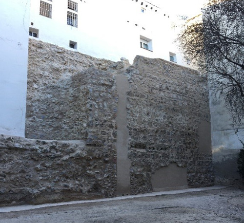 Muralla cristiana calle Almendro 15-17